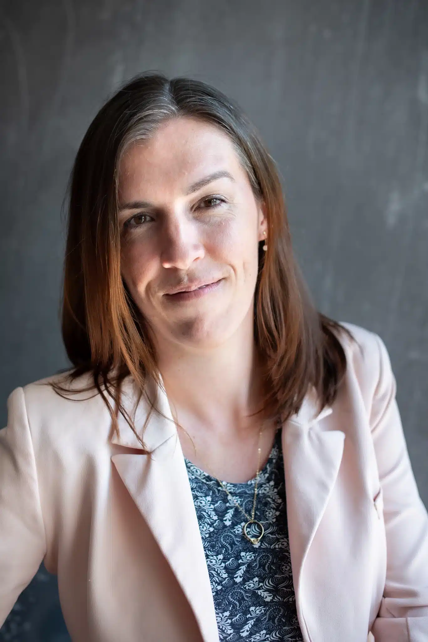 Portrait d'Alice GIRARD, gérante et responsable des achats externalisés chez Algir